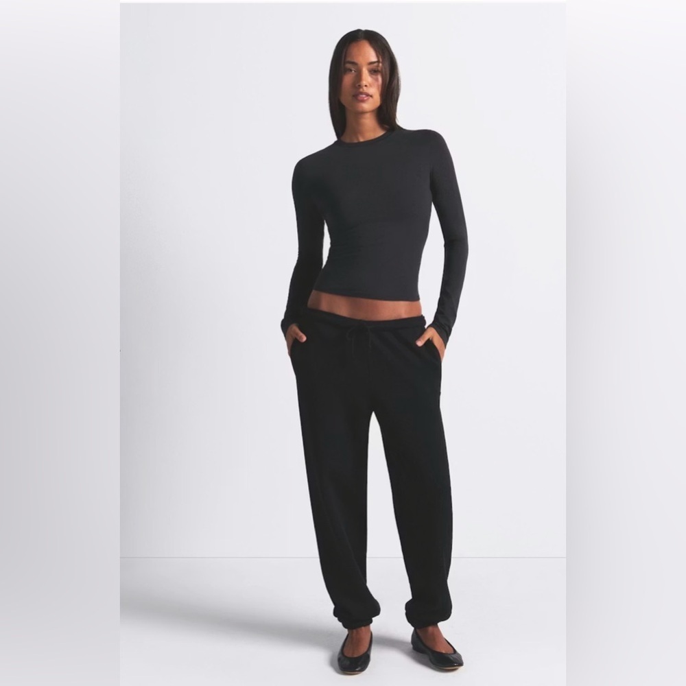 Skims Cotton Fleece Classic Joggers Onyx Size Small NWT